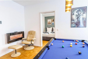 Große Terassen-Wohnung mit Grill, Playstation 5, Billardtisch und Massagesessel